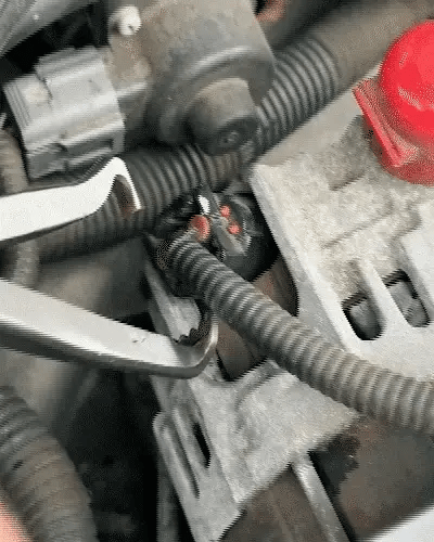 QuickRelease – Automotive Electrical Connector Disconnect Pliers
