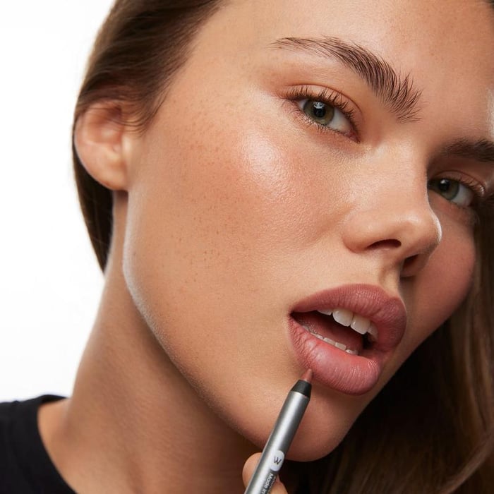 LuxeLine – 360° Contour Lip Liner