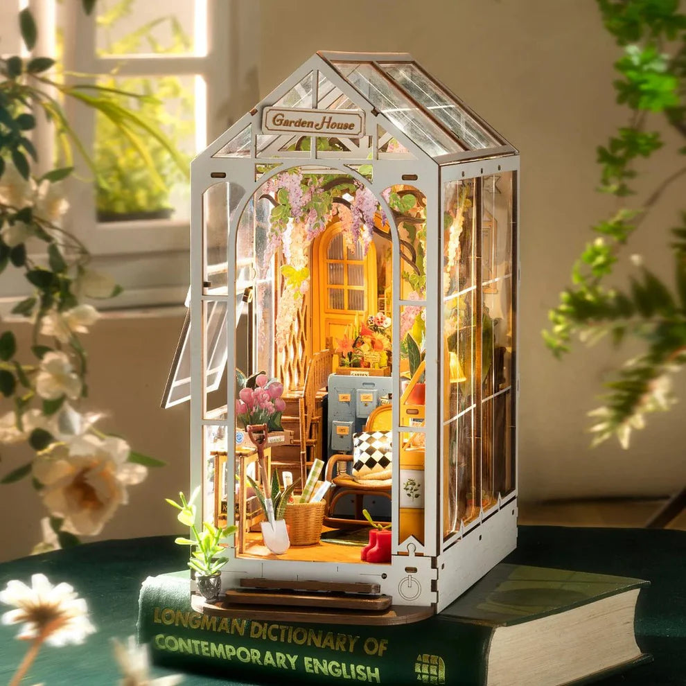 MystiNook – Enchanted Library Puzzle