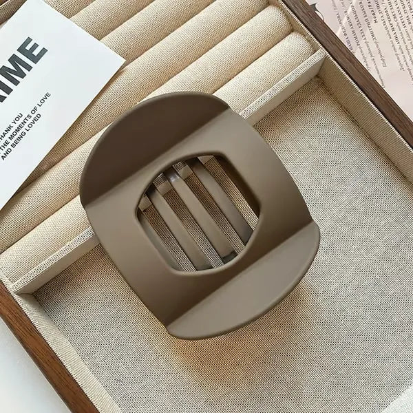 Clipora – Minimalist Hair Clip