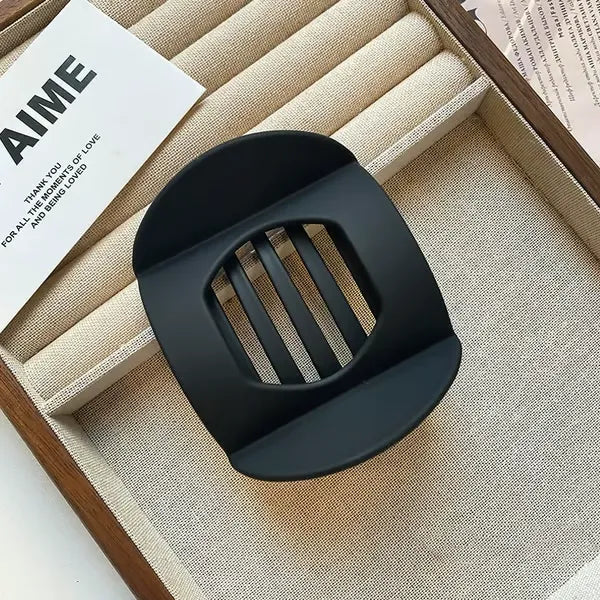 Clipora – Minimalist Hair Clip