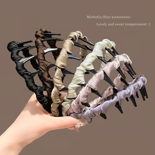 CrownLuxe – Retro Pearl Statement Headband