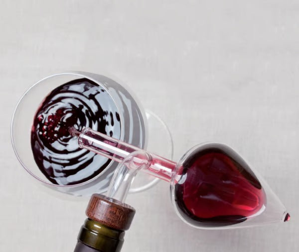 VinoFlow – Elegant Wine Aerator