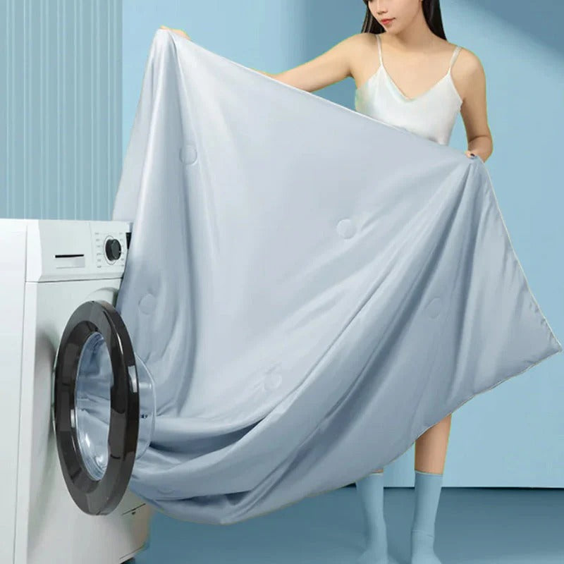 BreezeSilk – Lightweight Summer Quilt
