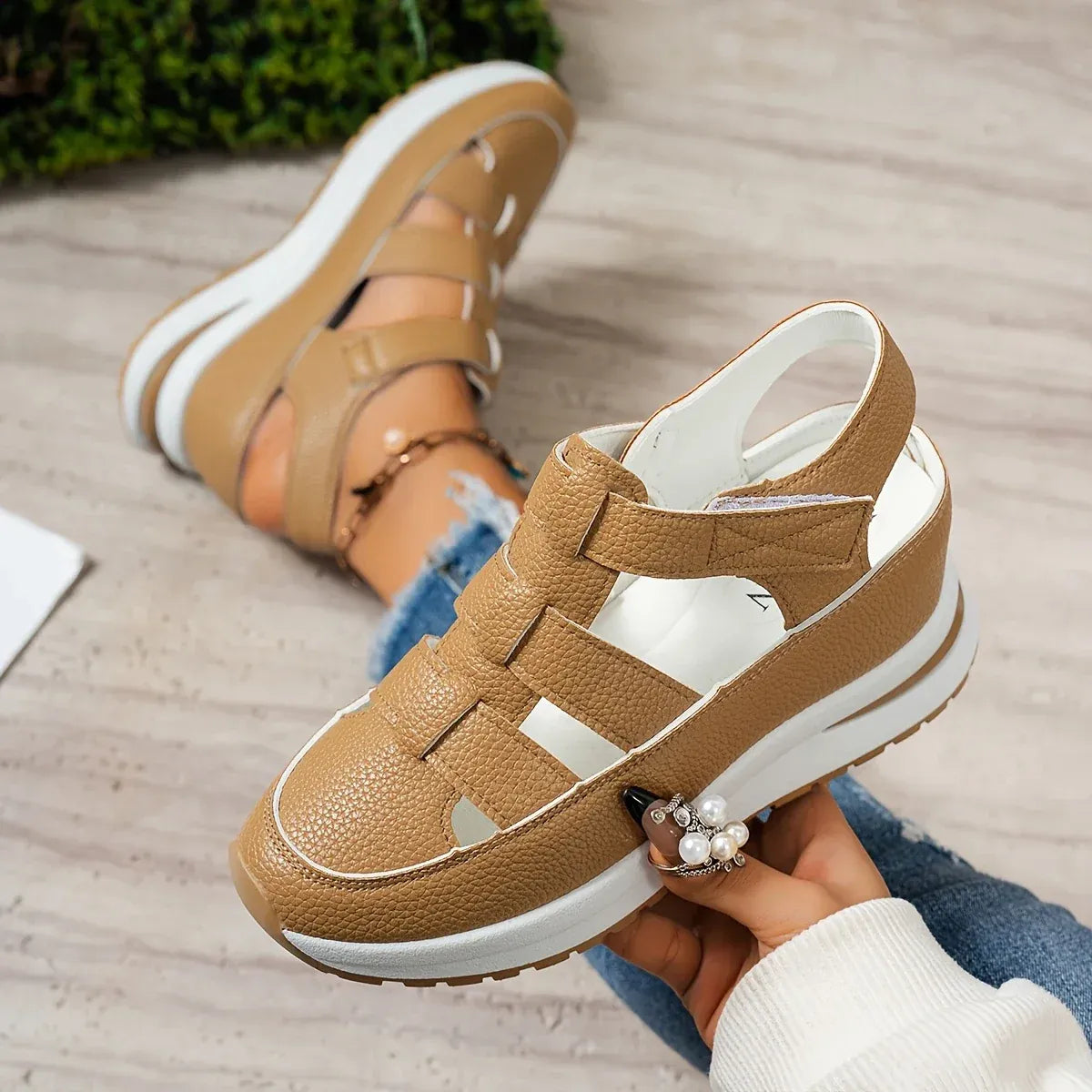 SoleEase – Adjustable Comfort Sandals