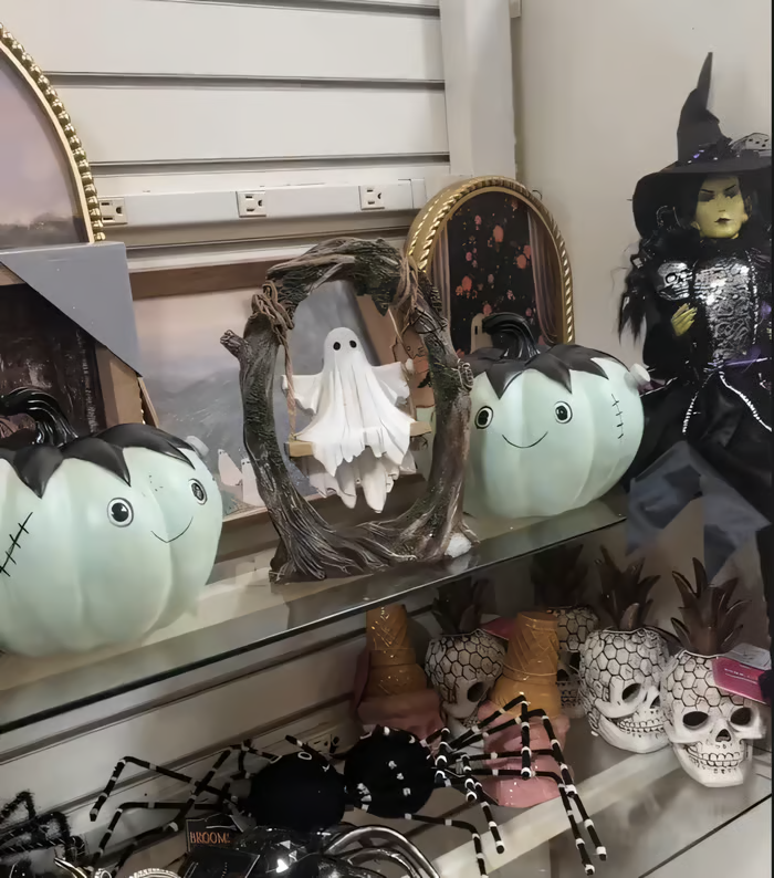 GhostGlide – Enchanted Spirit on a Tree Swing Décor