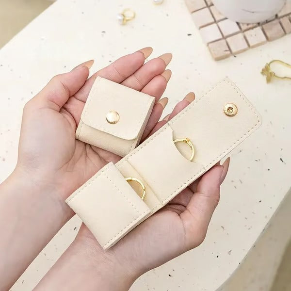 GleamNest – Compact Travel Jewelry Organizer