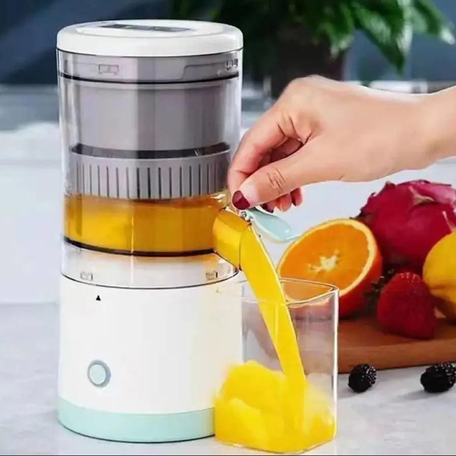 CitraCharge - USB-C Portable Citrus Juicer