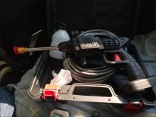 AutoJet – Rechargeable Pressure Washer for Vehicles